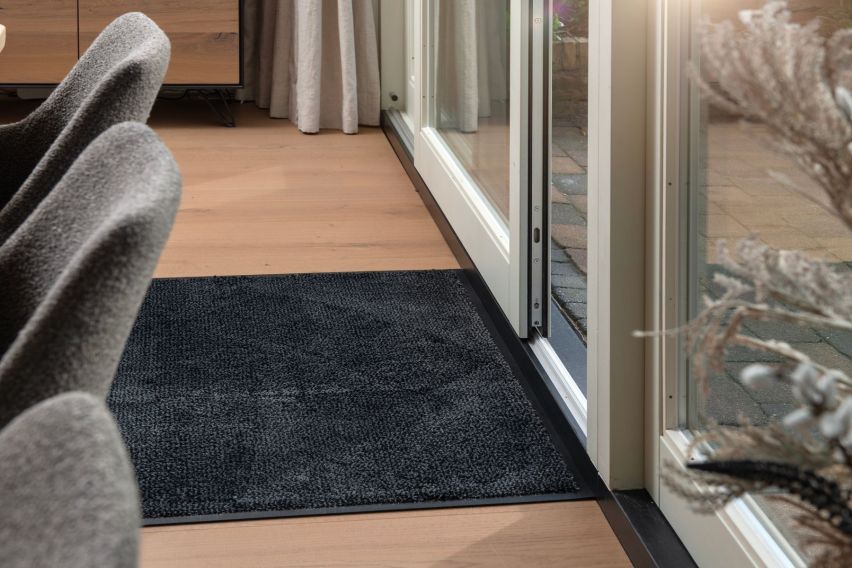 main product photo rounded-lg